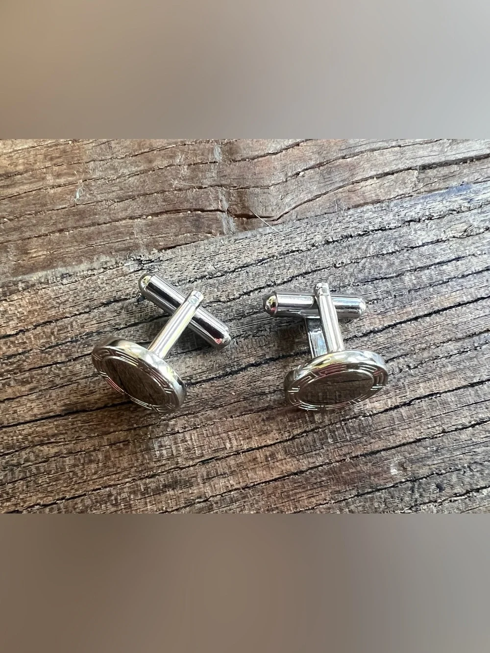 Silver Round Men's Cufflinks - Classic Geometric Edge